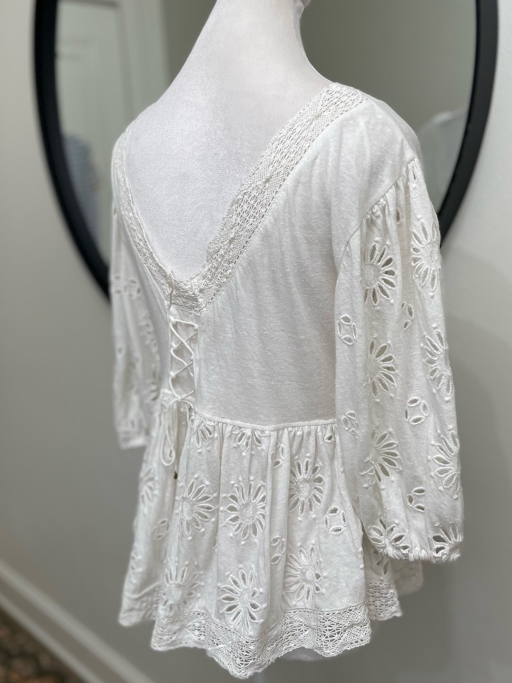 Free People Sweeter Side Eyelet Embroidered Top in White Sz Small - Picture 6 of 7
